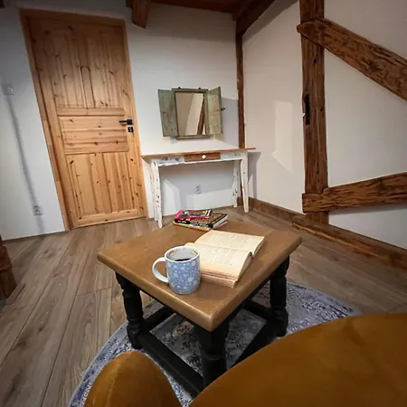 Dobrze Mi Tu-kikity アパート Kikity